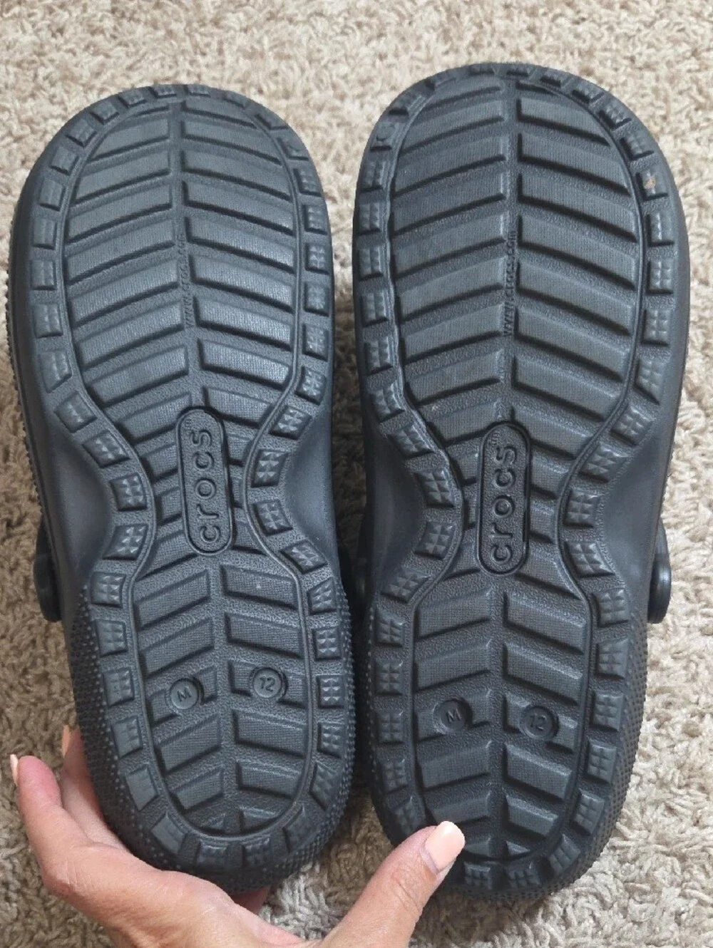 CROCS Men's 12M Black Classic Lined Clogs